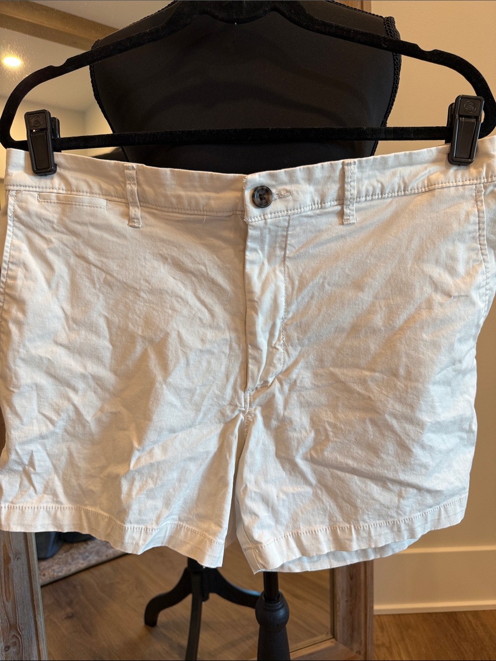 Goodfellow & Co White Flat-Front Cotton Shorts 4.5” inseam